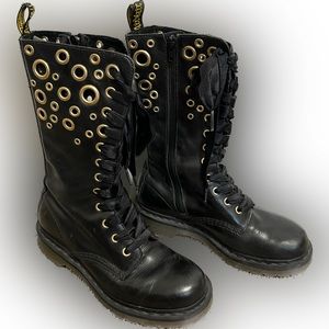 Vintage Rare Dr. Martens Johari with gold grommets size 6
